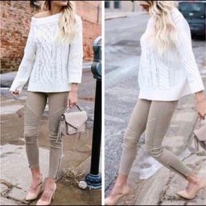 ⚡️FLASH SALE⚡️Moto style stretchy leggings NWT